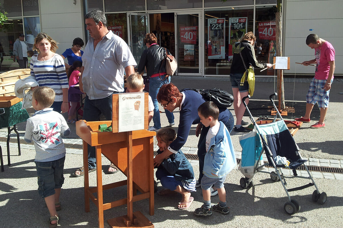 Jeux en bois en famille