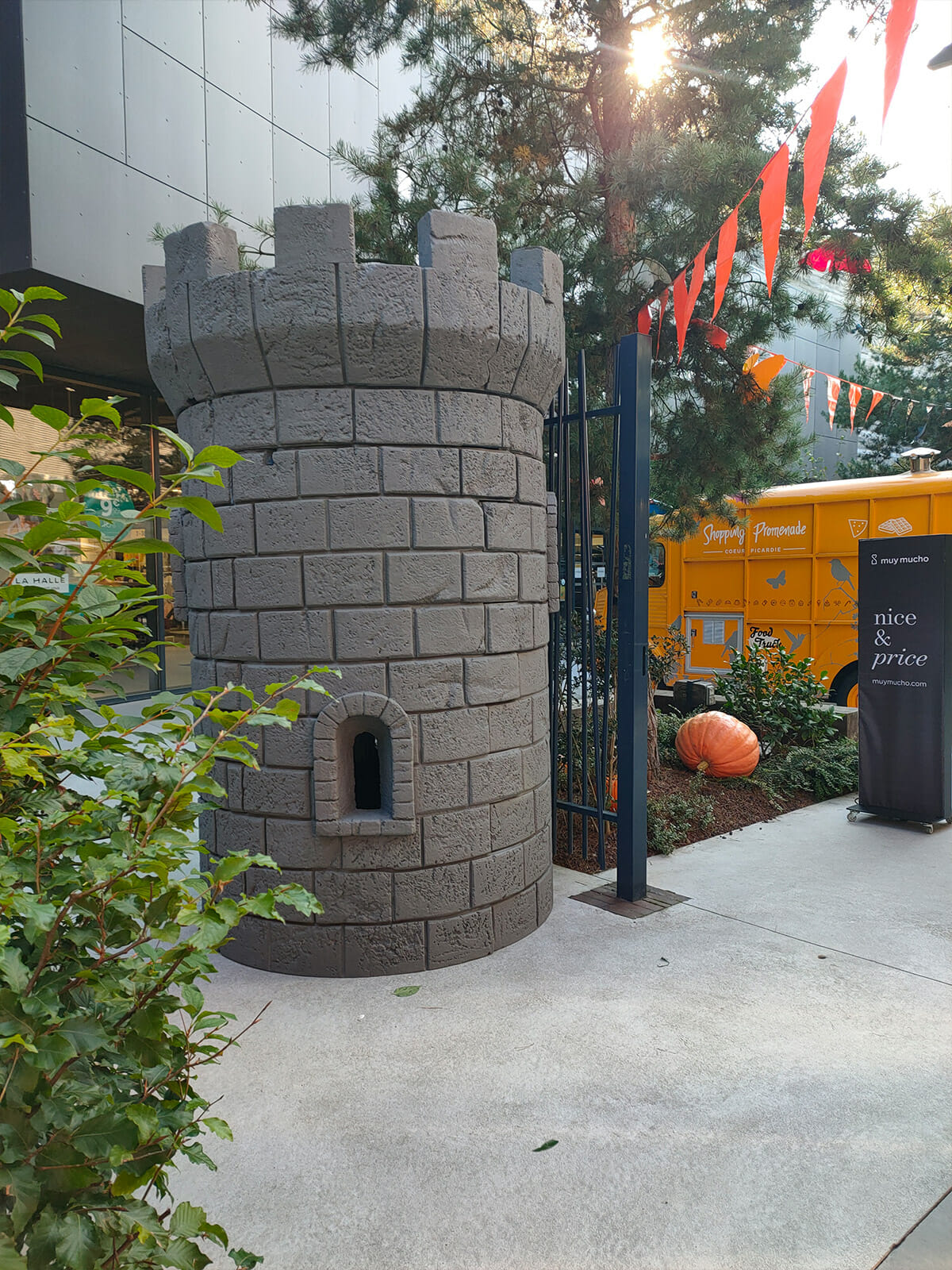 Décor Halloween ambiance château hanté
