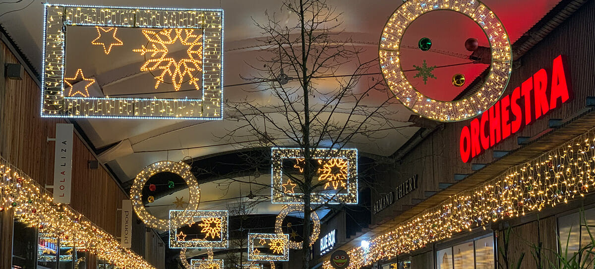 Illuminations Noël allée centre commercial