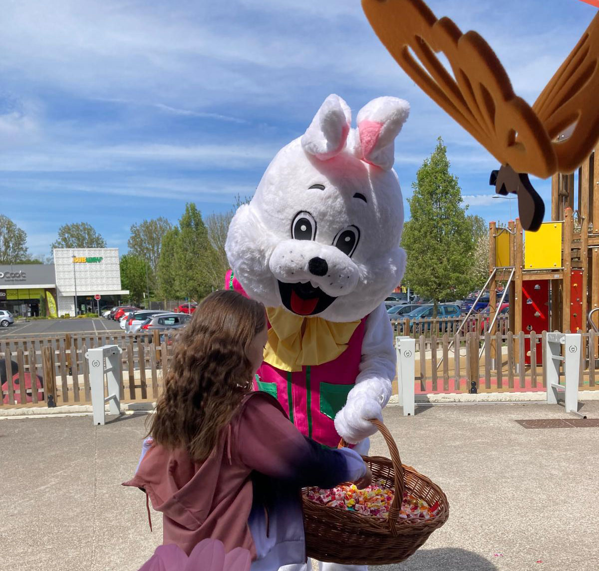 Animation Pâques : Mascotte lapin